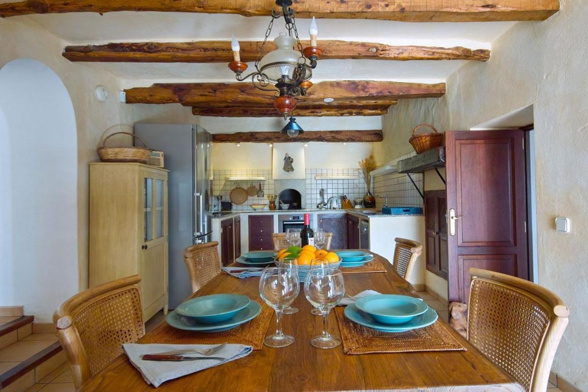 Maison Calme Wifi, Aircon, Private Pool Villa *